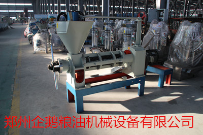 一些小型榨油機(jī)容易出現(xiàn)哪些故障(圖1) 一些小型榨油機(jī)容易出現(xiàn)哪些故障(圖1)